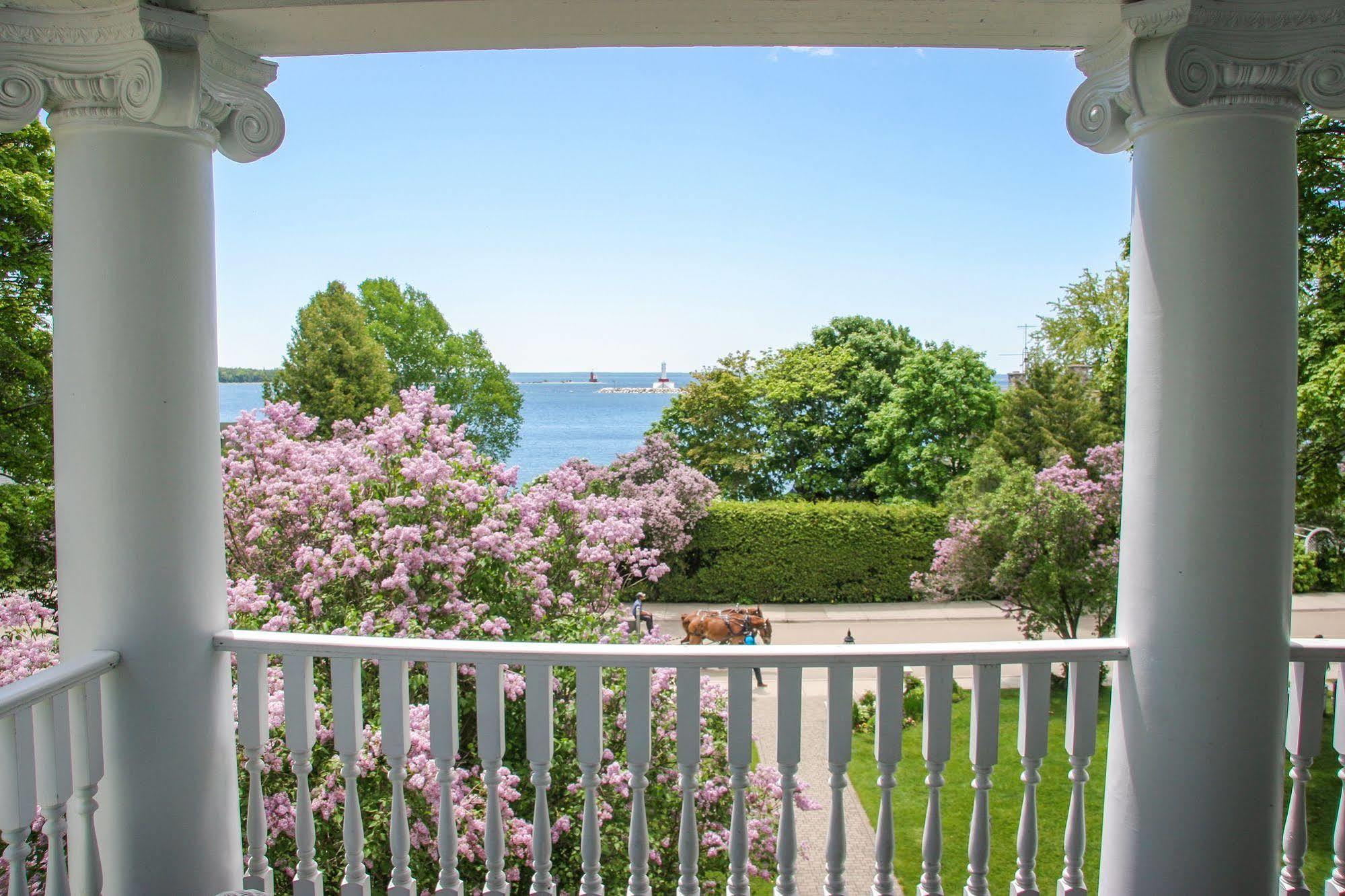 Harbour View Inn マキノー島 エクステリア 写真